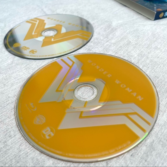 Wonder Woman Blu-Ray + DVD Set Movie Film 2017 Release - Picture 6 of 8